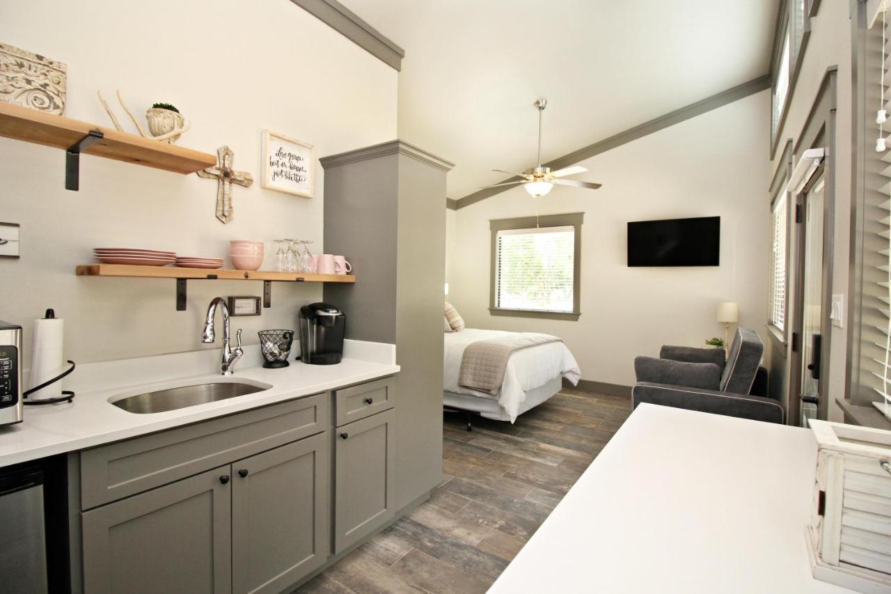 Green Acres Cottages - Wimberley Suite Екстериор снимка
